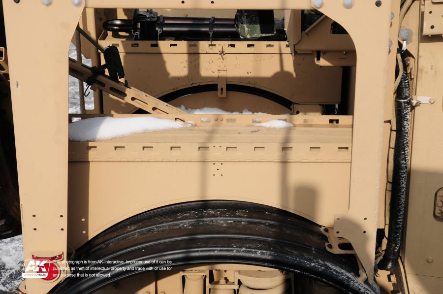 Детали экстерьера Oshkosh M-ATV 2009 года  (фото 145 из 676)